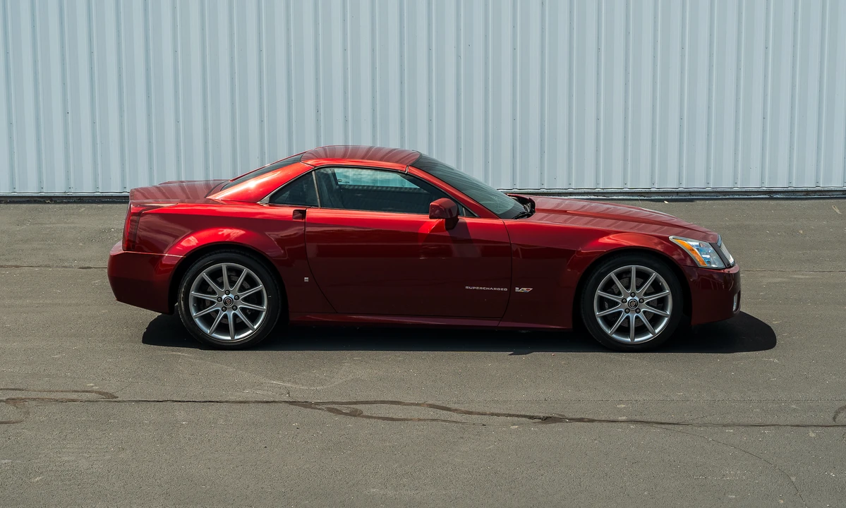 2006 Cadillac XLR-V - Image 13 of 31