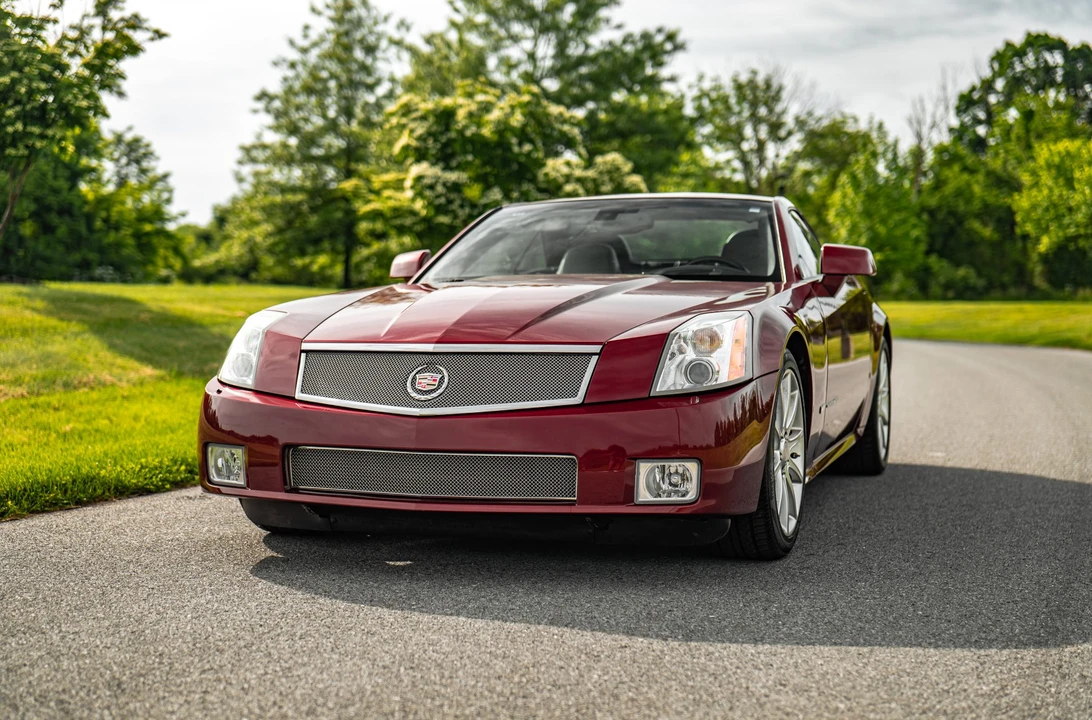 2006 Cadillac XLR-V - Image 8 of 31