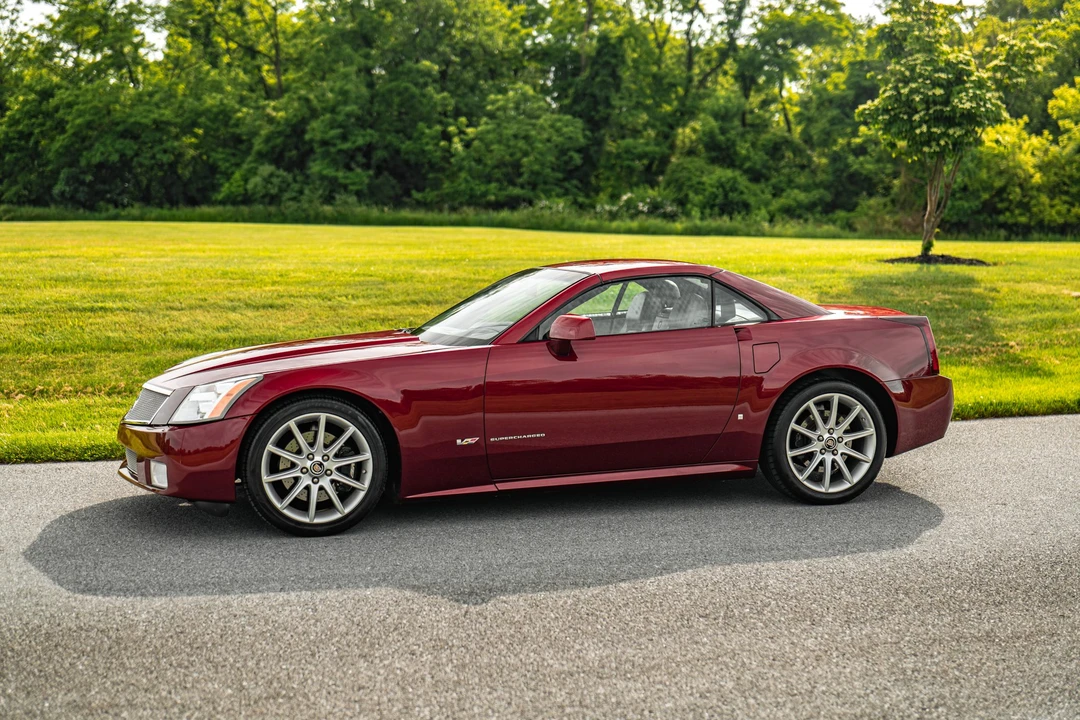 2006 Cadillac XLR-V - Image 3 of 31