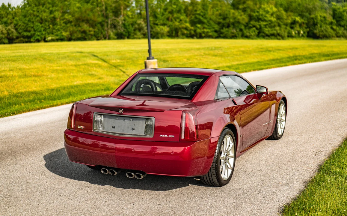 2006 Cadillac XLR-V - Image 29 of 31