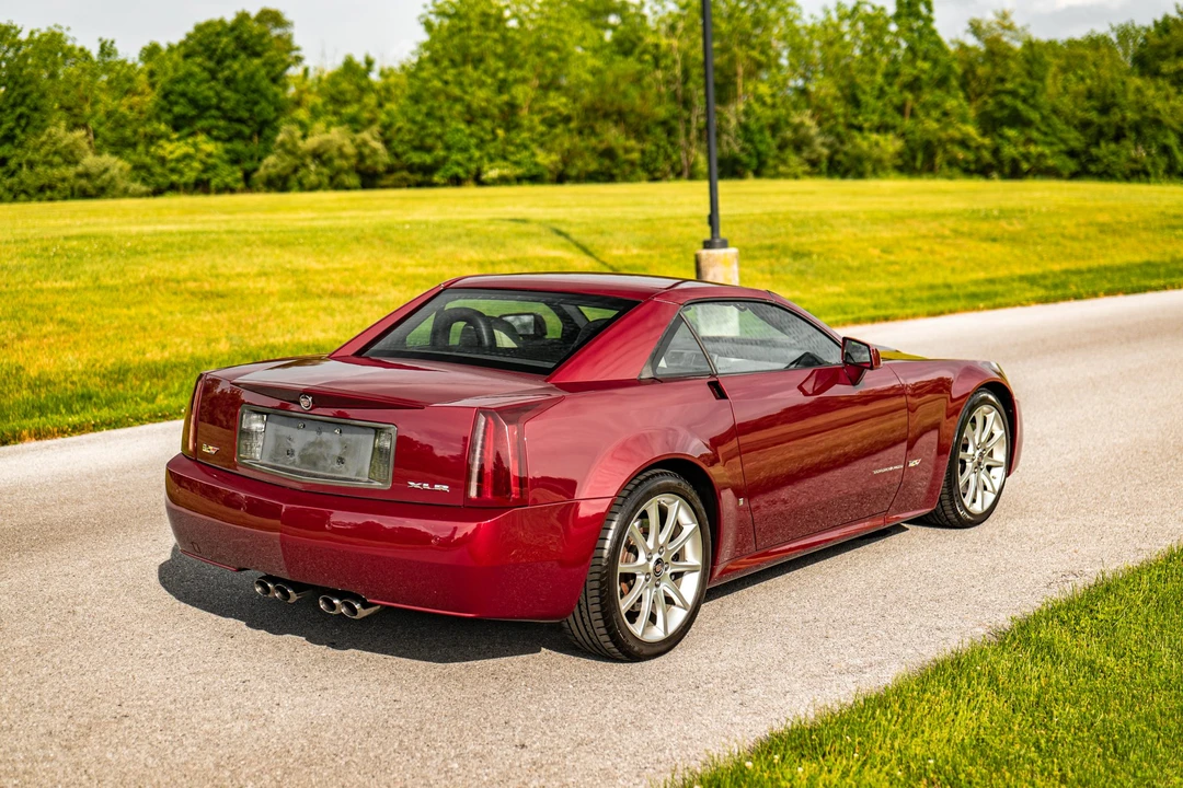 2006 Cadillac XLR-V - Image 27 of 31