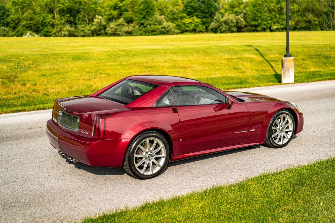 2006 Cadillac XLR-V - Image 25 of 31