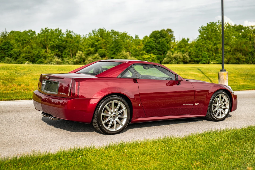 2006 Cadillac XLR-V - Image 24 of 31