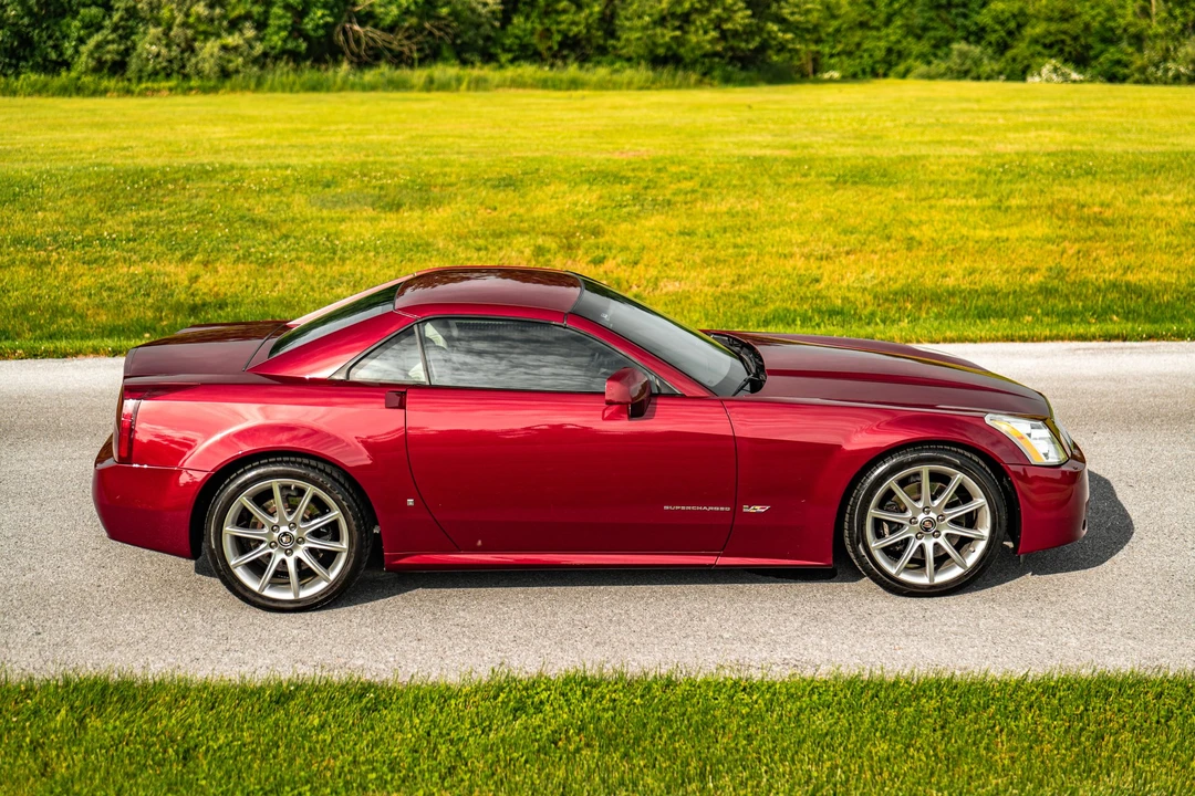 2006 Cadillac XLR-V - Image 21 of 31