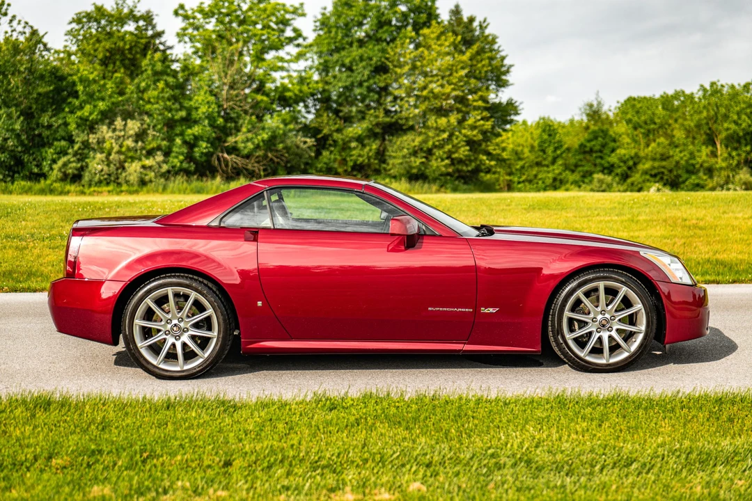 2006 Cadillac XLR-V - Image 20 of 31