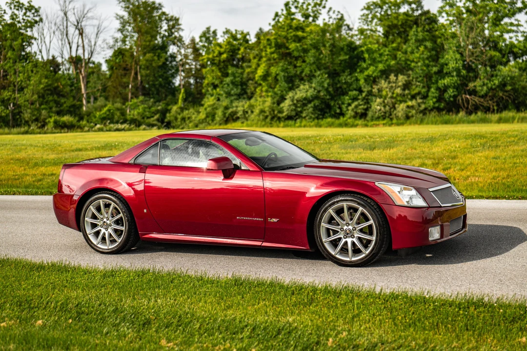 2006 Cadillac XLR-V - Image 18 of 31