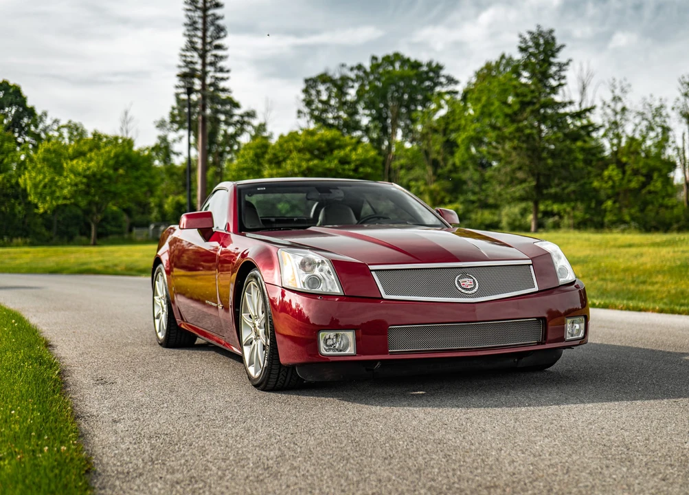 2006 Cadillac XLR-V - Image 12 of 31