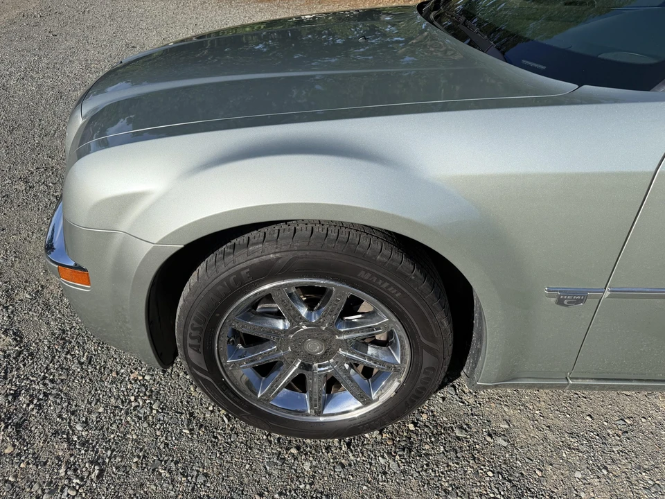 2006 Chrysler 300 (2005-2023) - Image 19 of 31