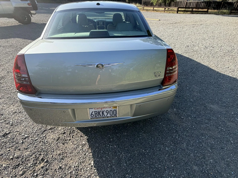 2006 Chrysler 300 (2005-2023) - Image 12 of 31
