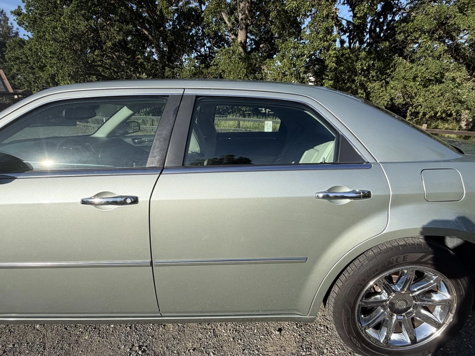 2006 Chrysler 300 (2005-2023) - Image 29 of 31