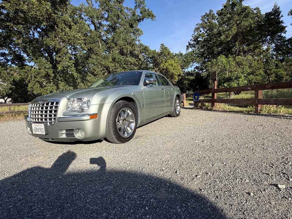 2006 Chrysler 300 (2005-2023) - Image 3 of 31