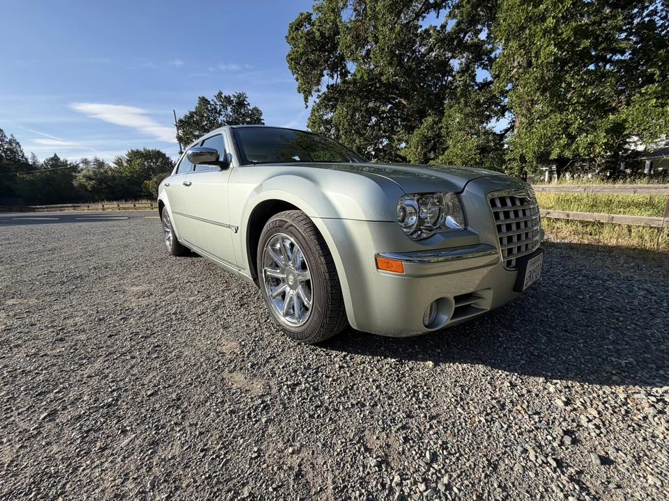 2006 Chrysler 300 (2005-2023) - Image 16 of 31
