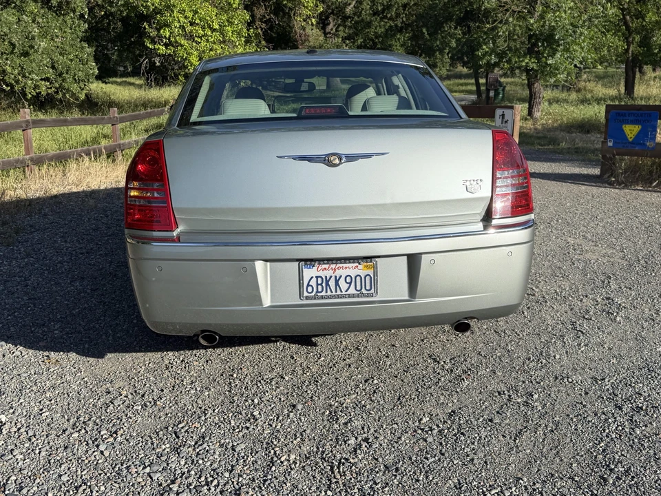 2006 Chrysler 300 (2005-2023) - Image 11 of 31