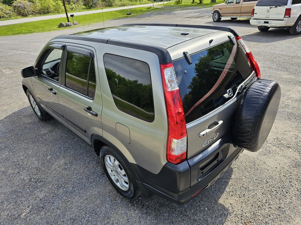 2006 Honda CR-V 2nd Gen - Image 10 of 31