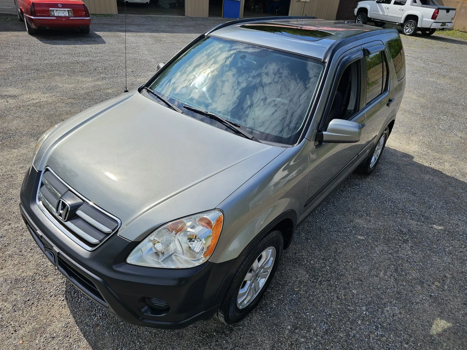 2006 Honda CR-V 2nd Gen - Image 3 of 31