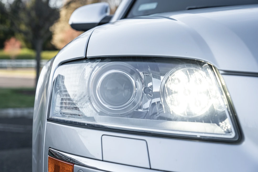 2007 Audi D3 S8 - Image 13 of 31