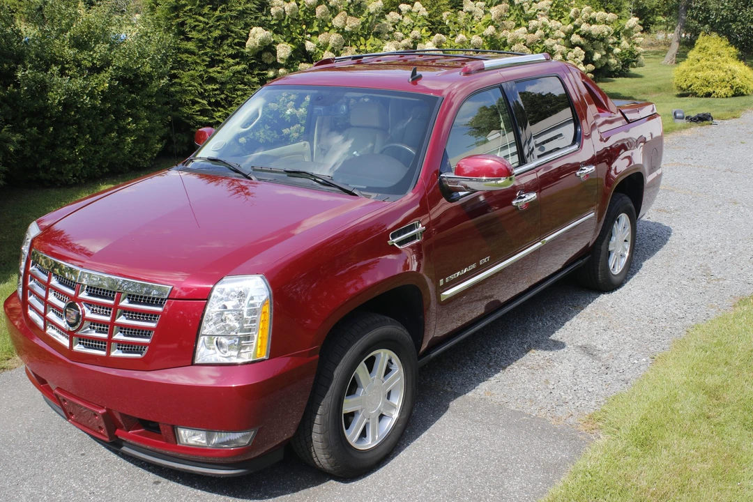 2007 Cadillac Escalade & EXT 3rd Gen - Image 2 of 31
