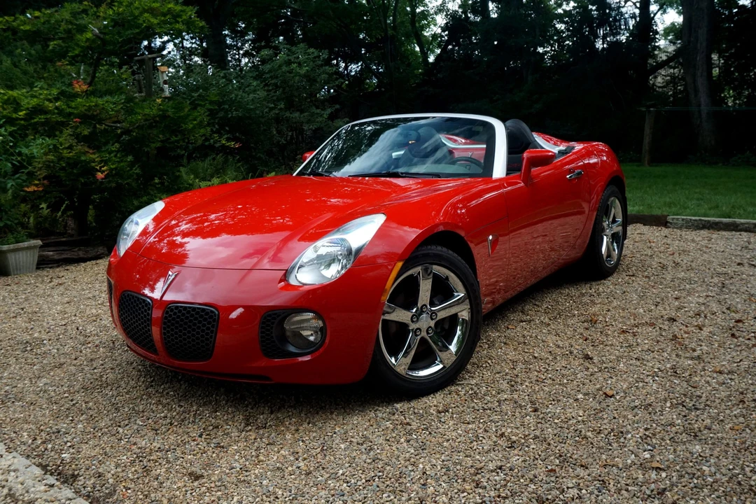 2007 Pontiac Solstice GXP - Image 2 of 31