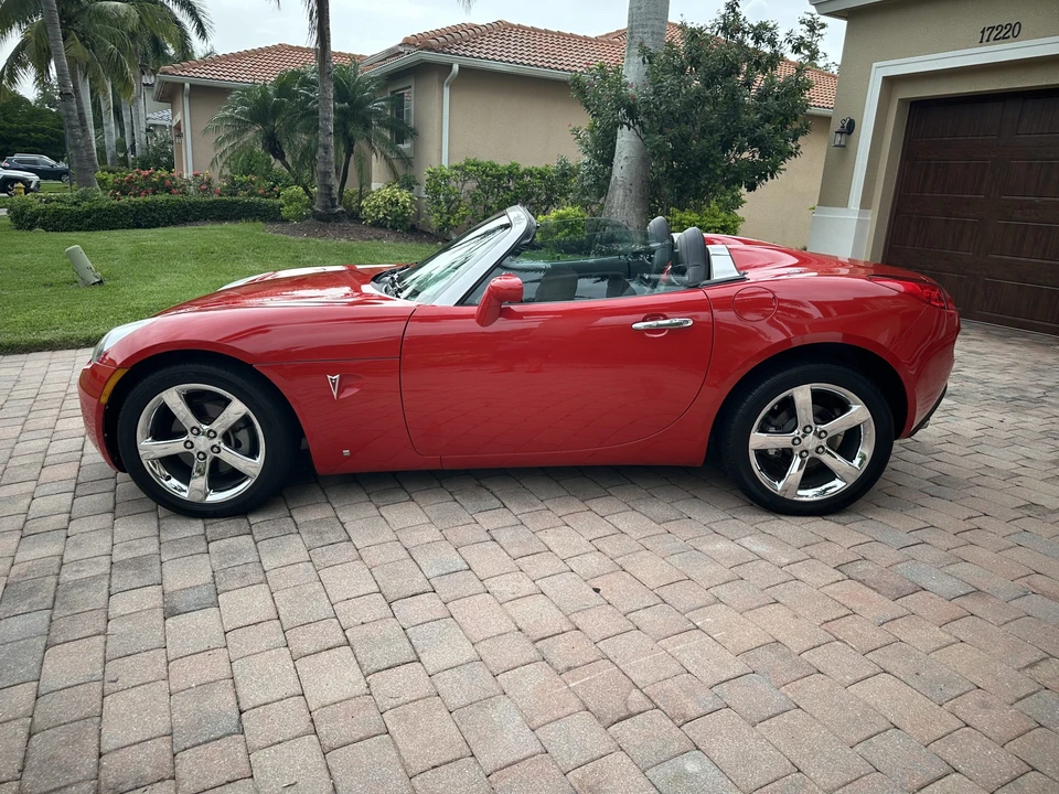 2007 Pontiac Solstice GXP - Image 10 of 31