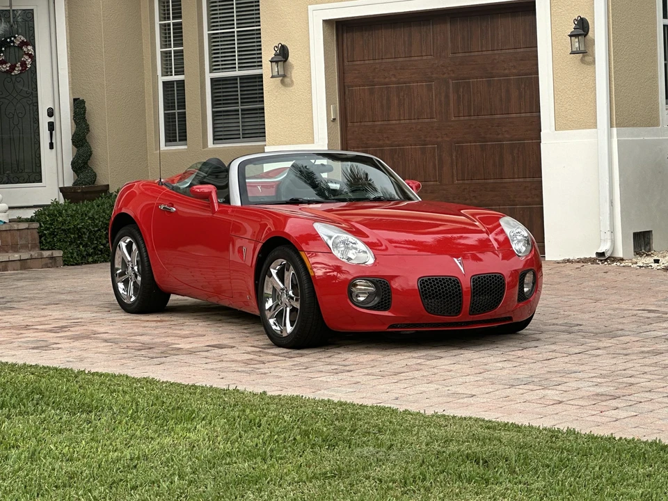 2007 Pontiac Solstice GXP - Image 2 of 31