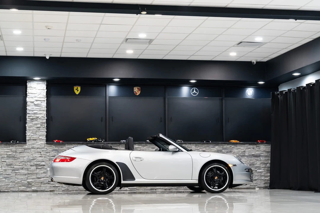 2007 Porsche 997 Carrera 4 - Image 15 of 31