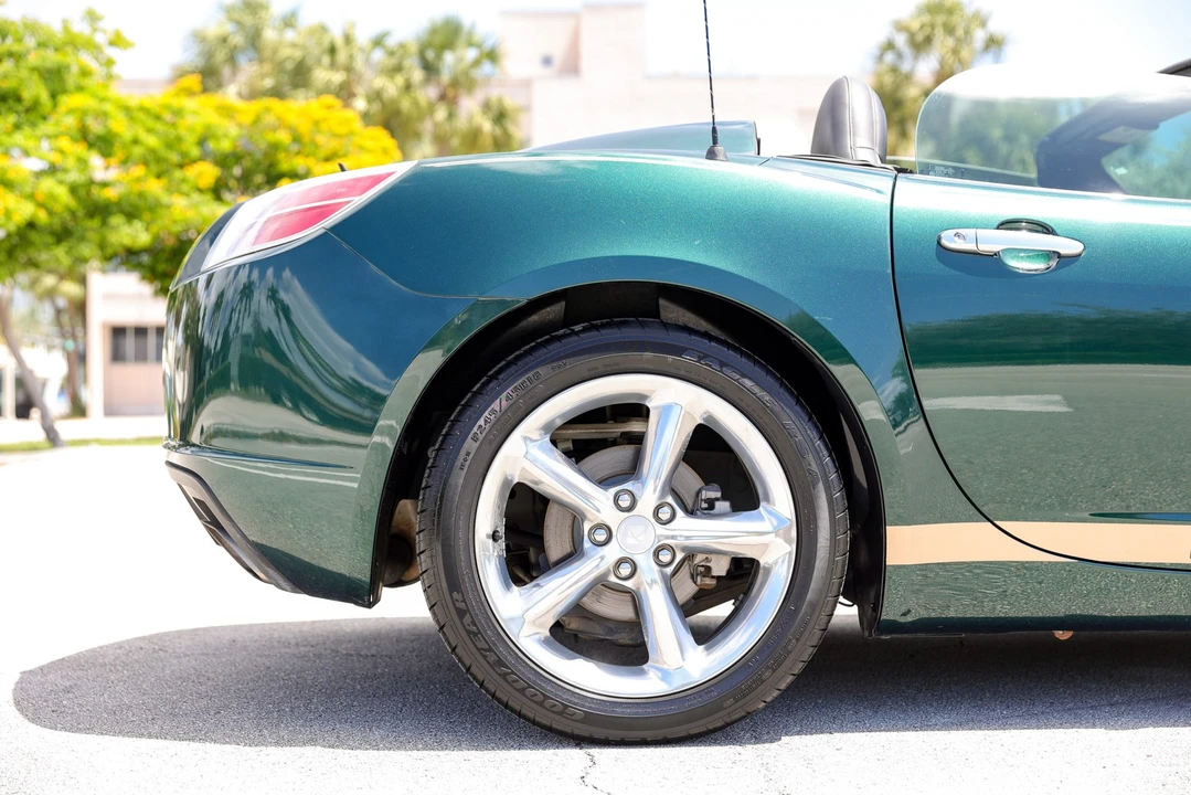 2007 Saturn Sky - Image 21 of 31