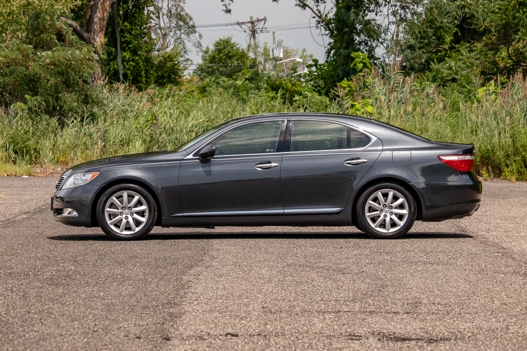 2008 Lexus LS 4th Gen - Image 5 of 31