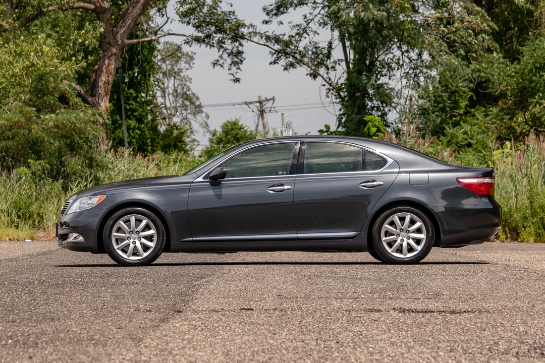 2008 Lexus LS 4th Gen - Image 4 of 31