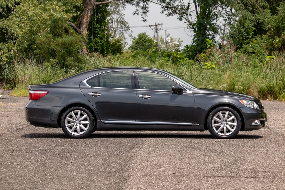 2008 Lexus LS 4th Gen - Image 15 of 31