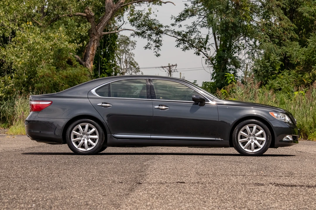 2008 Lexus LS 4th Gen - Image 14 of 31