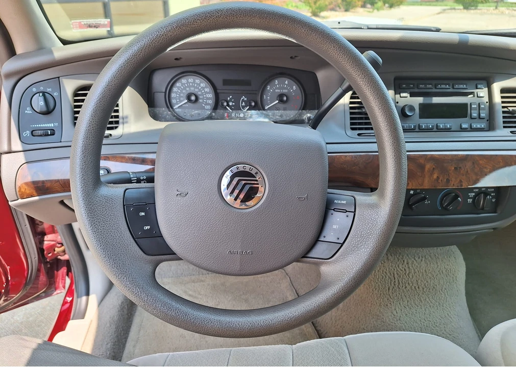 2008 Mercury Grand Marquis - Image 23 of 31