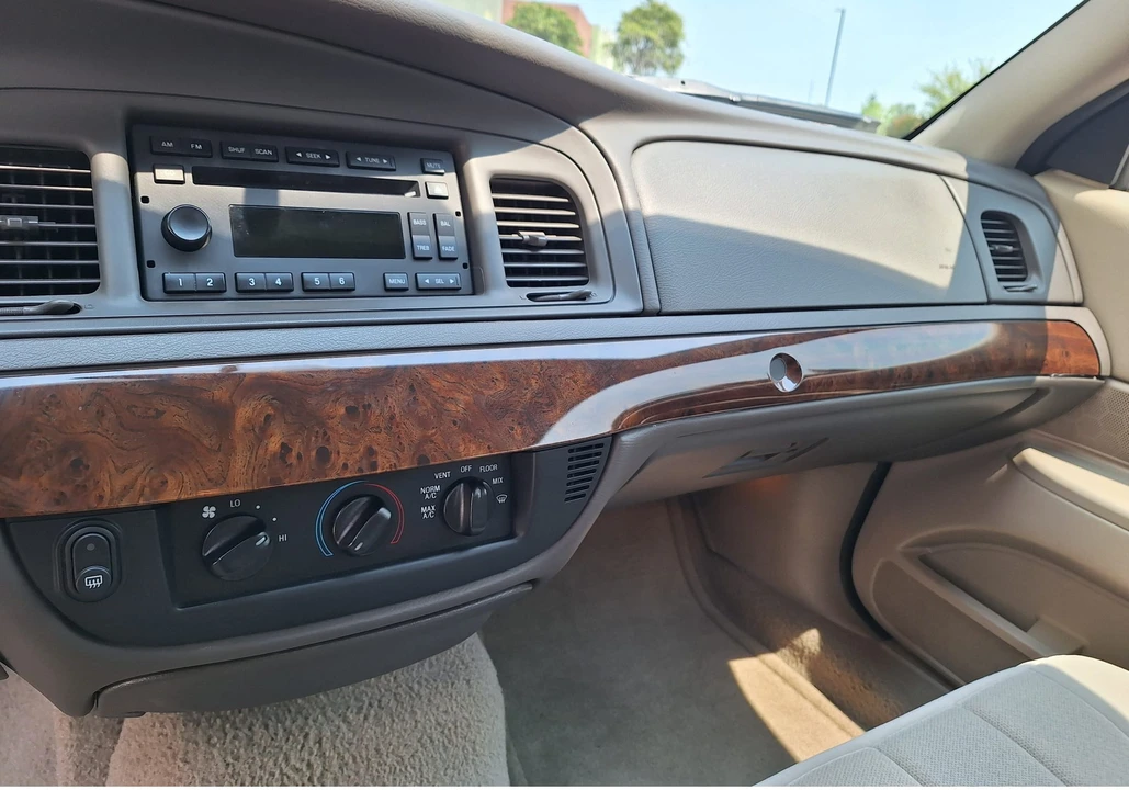 2008 Mercury Grand Marquis - Image 31 of 31