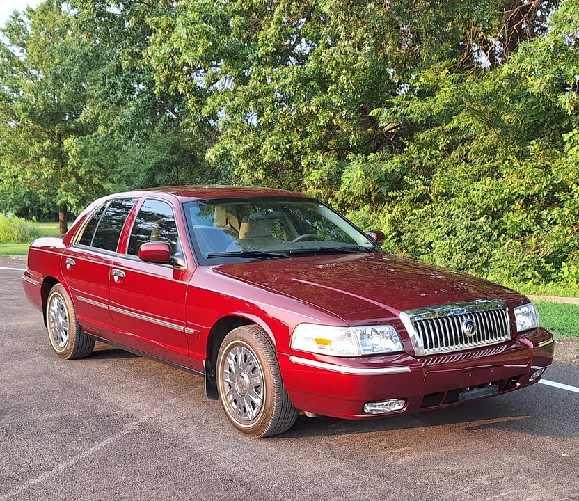 2008 Mercury Grand Marquis - Image 2 of 31