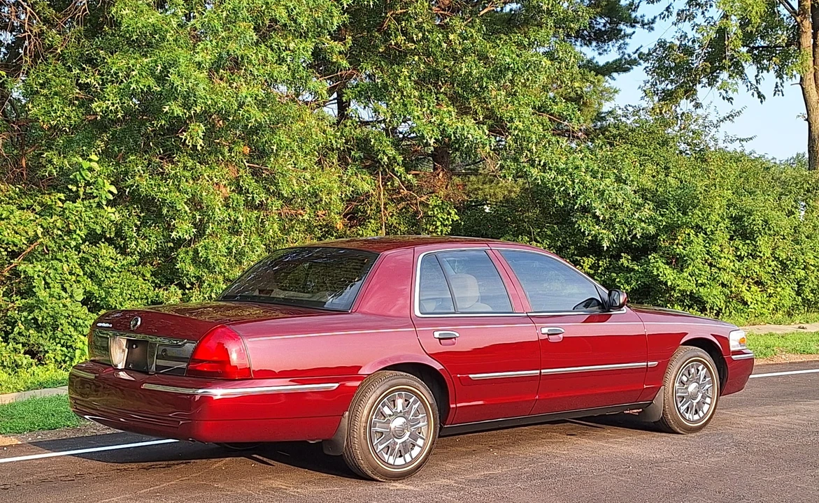 2008 Mercury Grand Marquis - Image 9 of 31