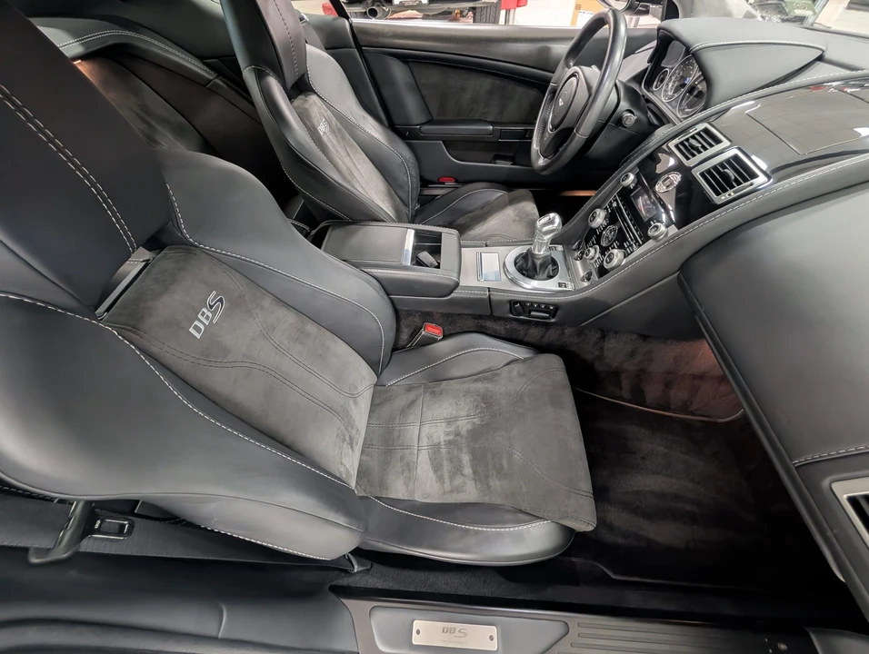 2009 Aston Martin - Image 27 of 31