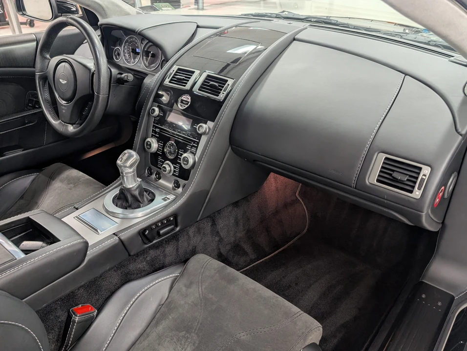 2009 Aston Martin - Image 28 of 31