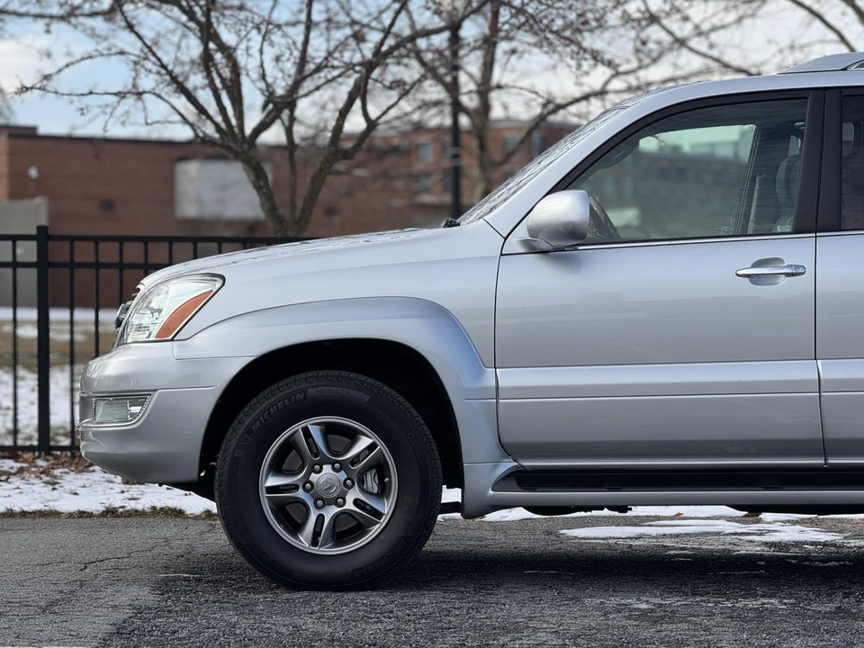 2009 Lexus GX 1st Gen - Image 25 of 31