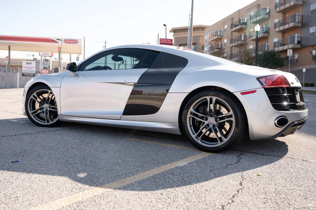 2010 Audi 42 R8 - Image 7 of 31