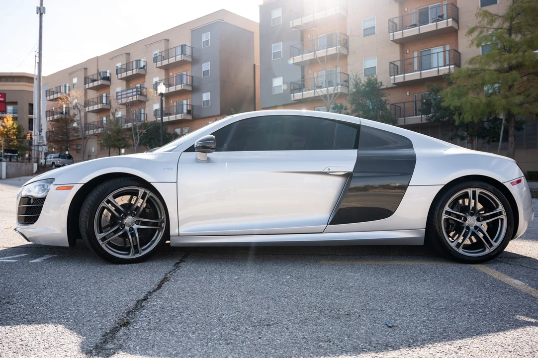 2010 Audi 42 R8 - Image 24 of 31