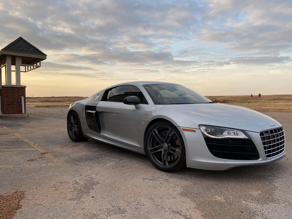 2010 Audi 42 R8 - Image 2 of 31