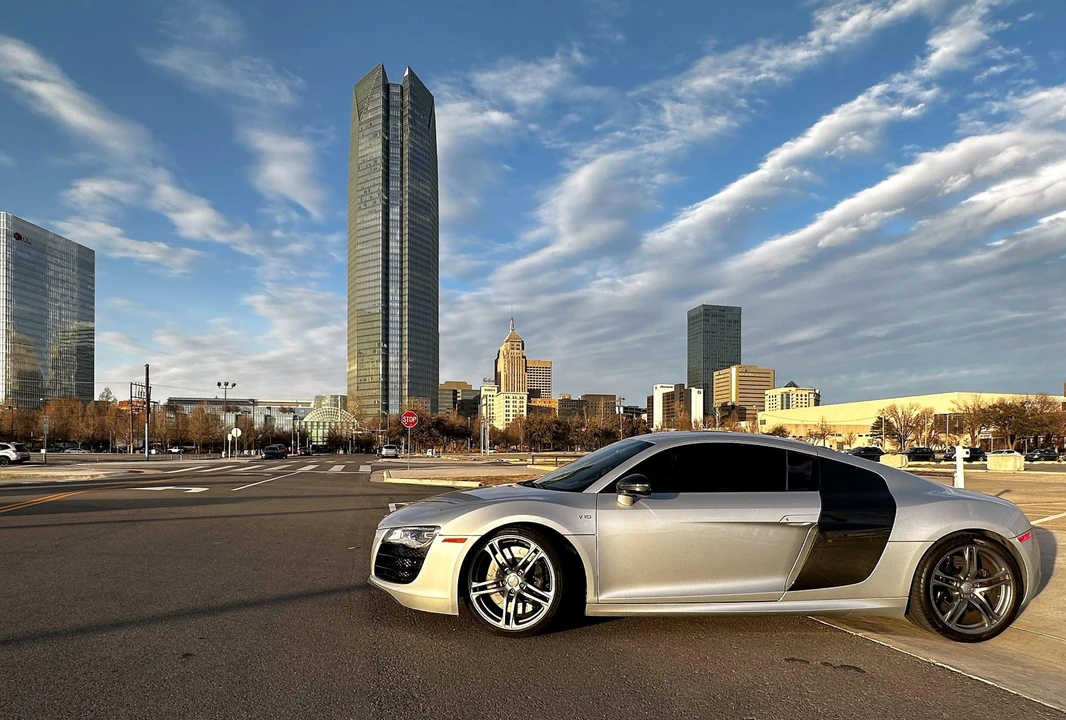 2010 Audi 42 R8 - Image 8 of 31