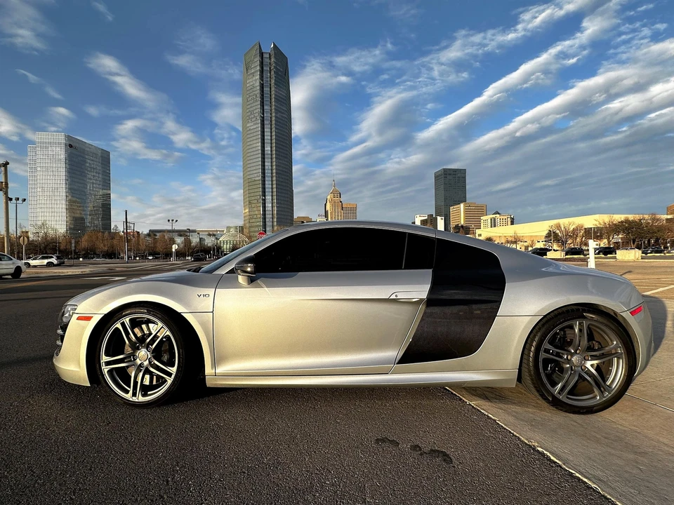 2010 Audi 42 R8 - Image 9 of 31