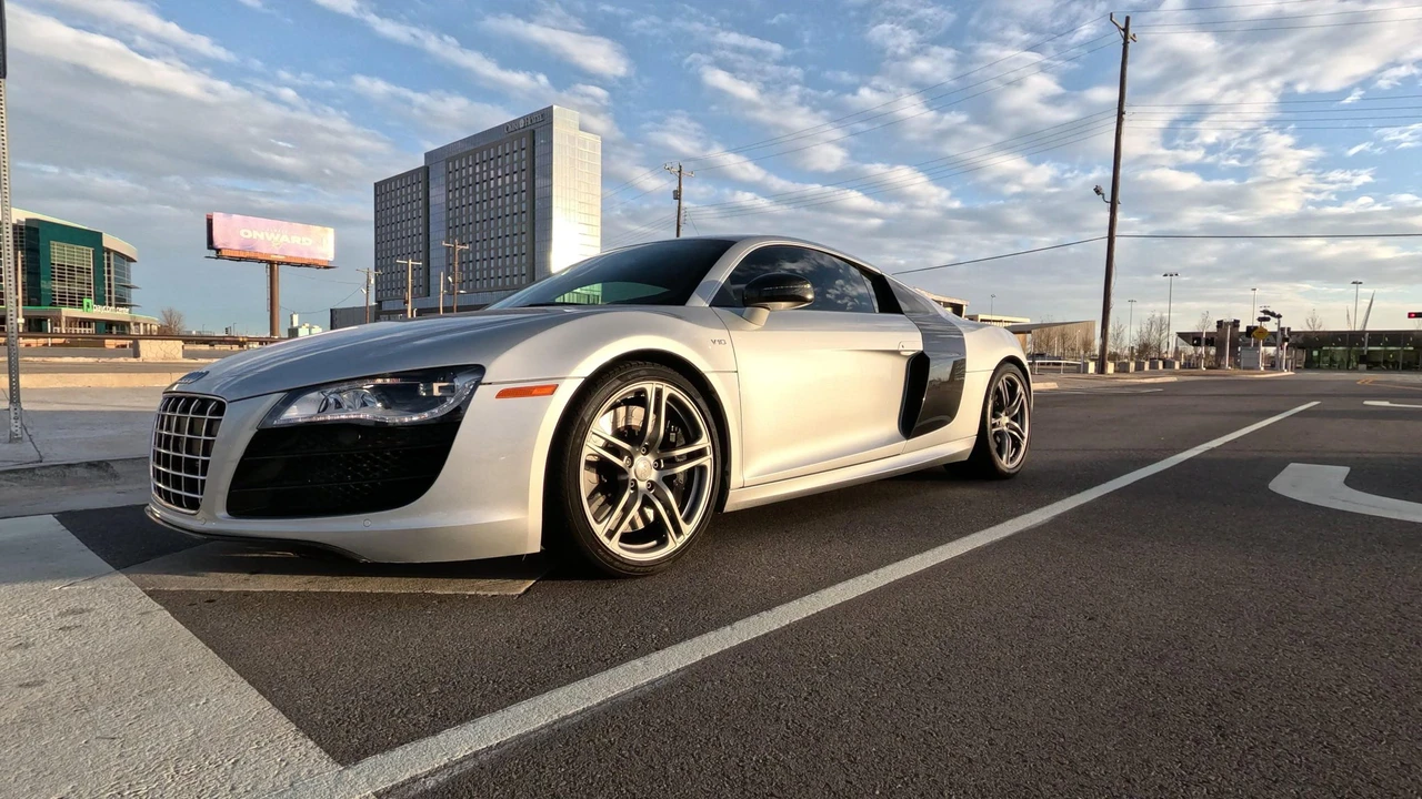 2010 Audi 42 R8 - Image 3 of 31