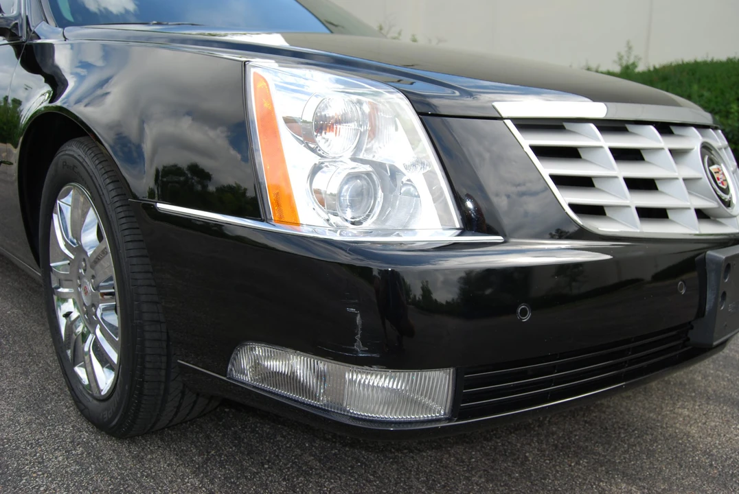 2010 Cadillac DTS - Image 20 of 31