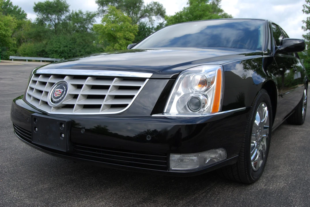 2010 Cadillac DTS - Image 26 of 31