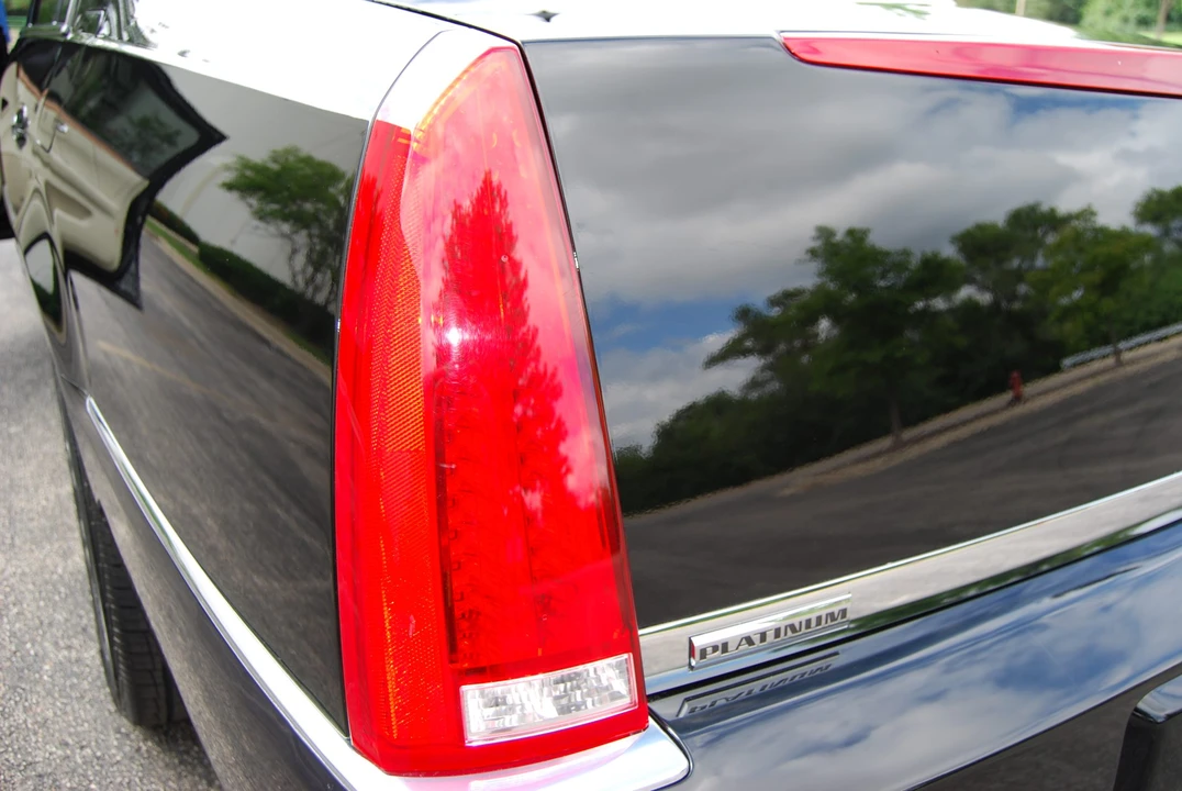 2010 Cadillac DTS - Image 28 of 31