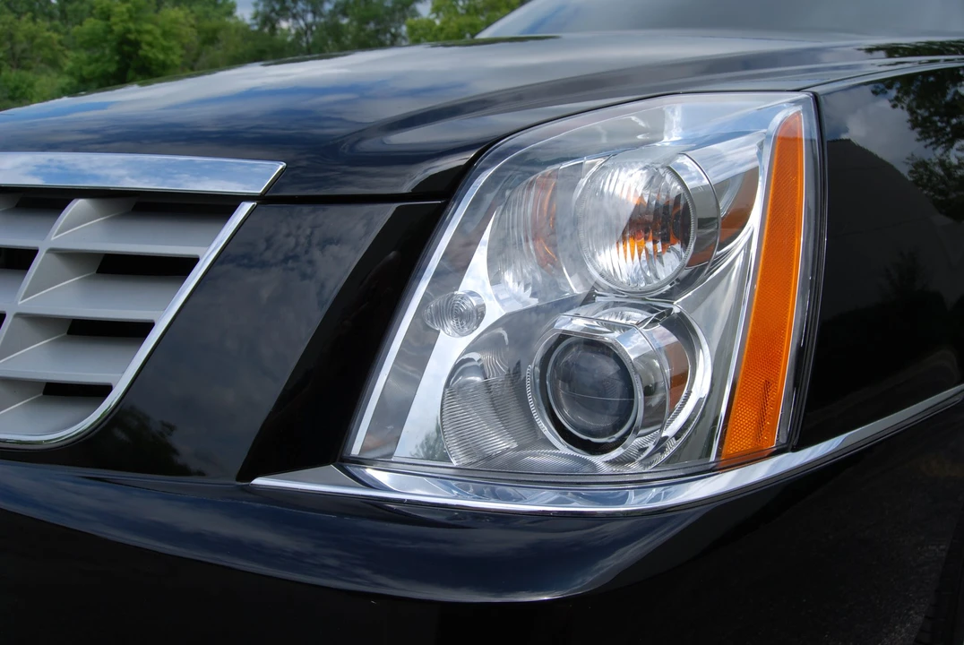 2010 Cadillac DTS - Image 23 of 31