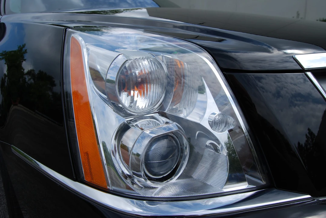 2010 Cadillac DTS - Image 21 of 31