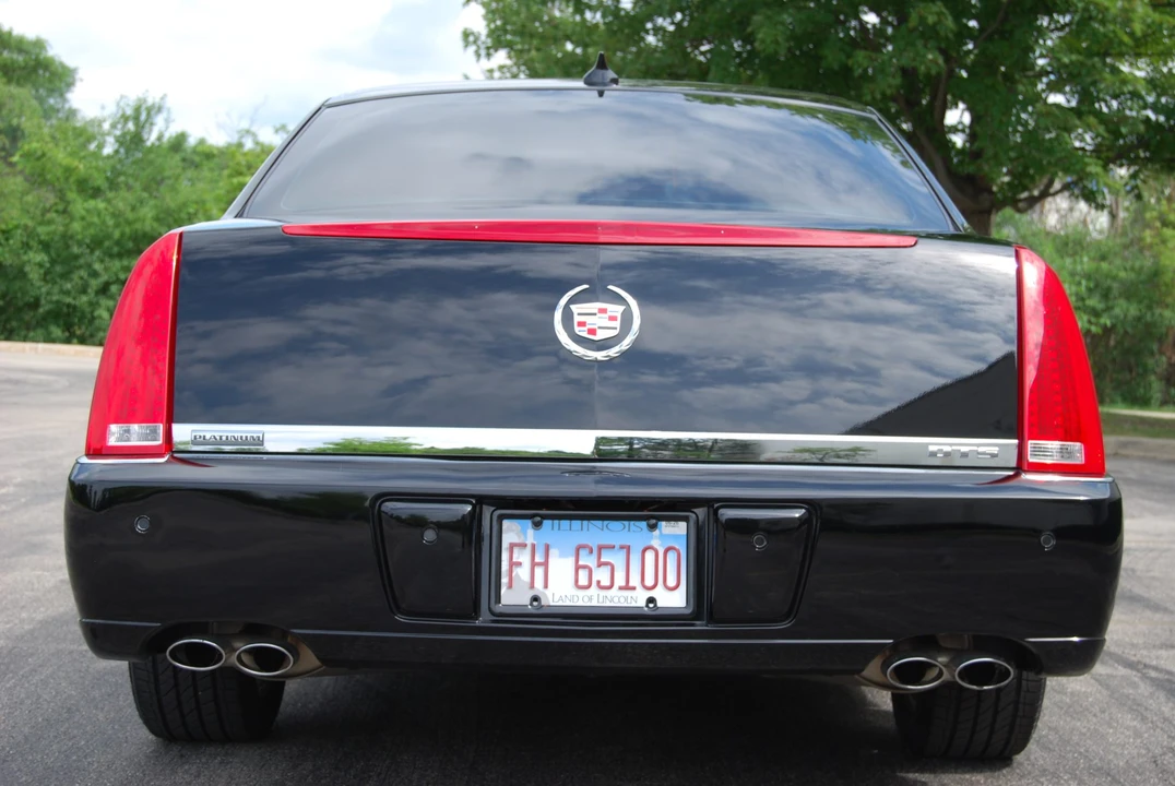 2010 Cadillac DTS - Image 31 of 31