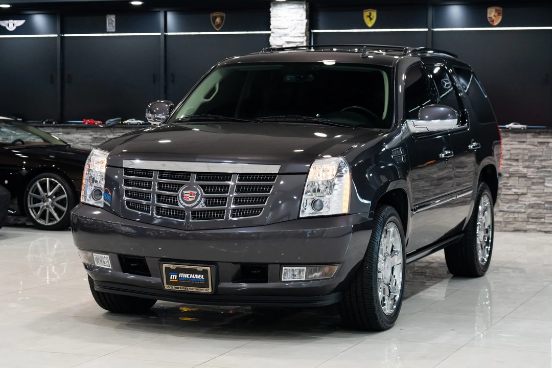 2010 Cadillac Escalade & EXT 3rd Gen - Image 3 of 31